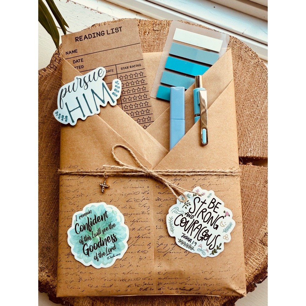 Blind Date With a Book Set - Choose Your Genre - Book Lover Set - Picture 6 of 8